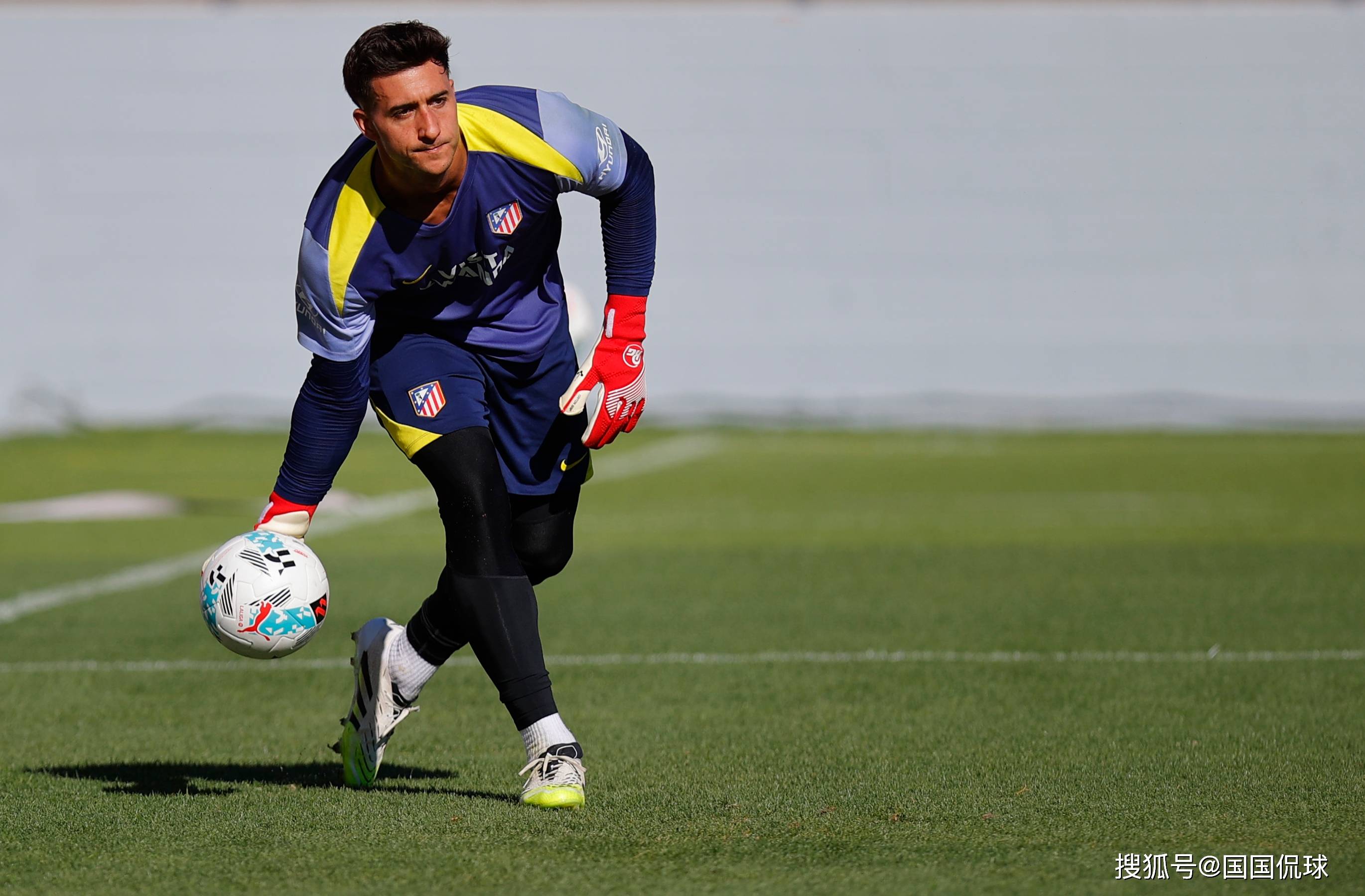 关于冲刺阶段突围战来临,比利亚雷亚尔围绕西甲队长鼓劲,球迷炸锅,心理建设被强调的信息 关于冲刺阶段突围战来临,比利亚雷亚尔围绕西甲队长鼓劲,球迷炸锅,心理建设被强调的信息