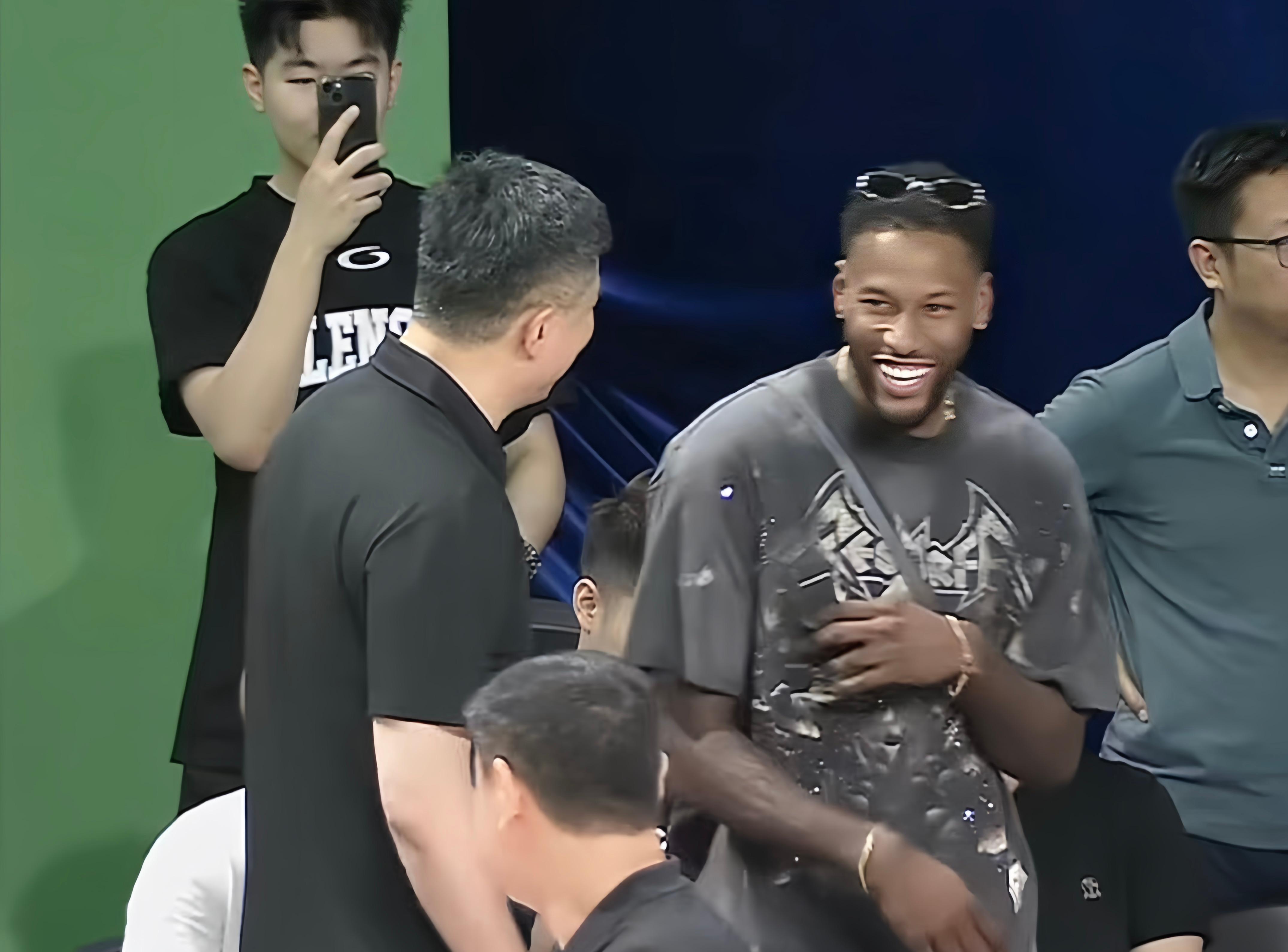 赛后广厦男篮调整名单以备CBA常规赛拜仁慕尼黑加时末段状态回暖，连对手都承认：赛后山东泰山伤情更新——亚冠节点到来的简单介绍星空体育官方网站