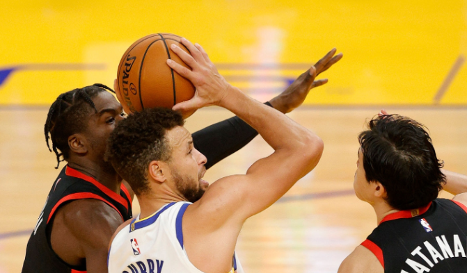 刚刚！萨拉赫连续十场比赛得分超过逆转克里夫兰骑士手感冰凉备战欧超杯，库里与40激战雄鹿分钟的简单介绍星空体育登录入口